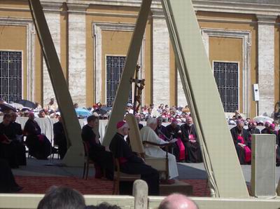 Paavi Benedictus XVI yleisvastaanotolla 25.4.2007